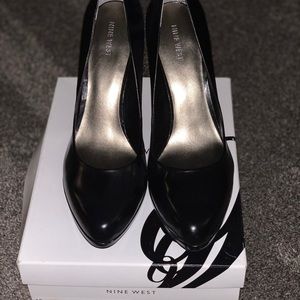 Nine West Size 12 black pumps